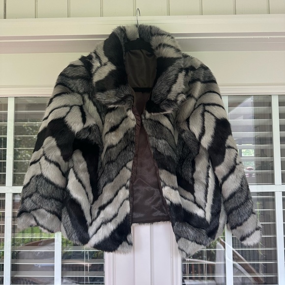 Elegant Faux Fur Zebra Print Jacket - Picture 1 of 4